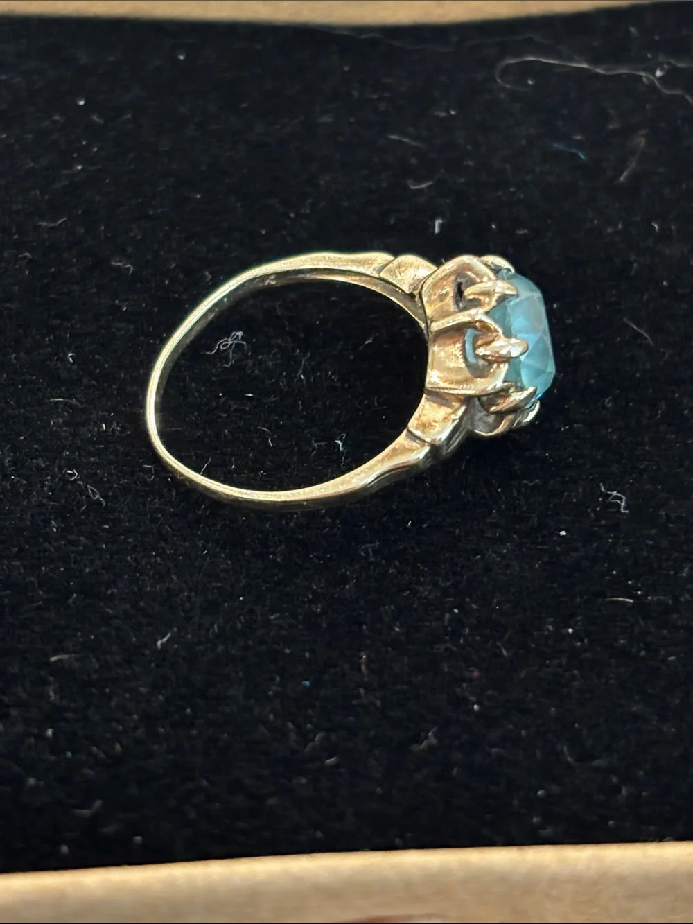 Vintage 10K Yellow Gold Blue Solitaire Ring Crown Setting  Size 6.5